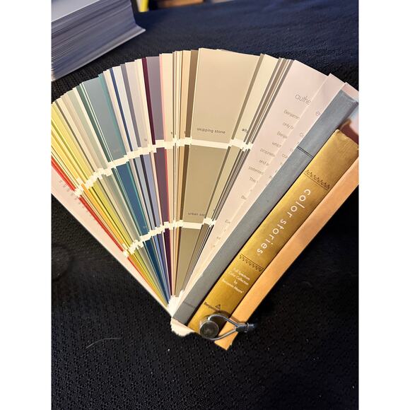 VTG 2016 Benjamin Moore paint chip fan deck book swatch color stories - Picture 1 of 3